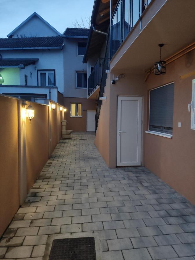 Apartmani Sladjana Нови Сад Екстериор снимка