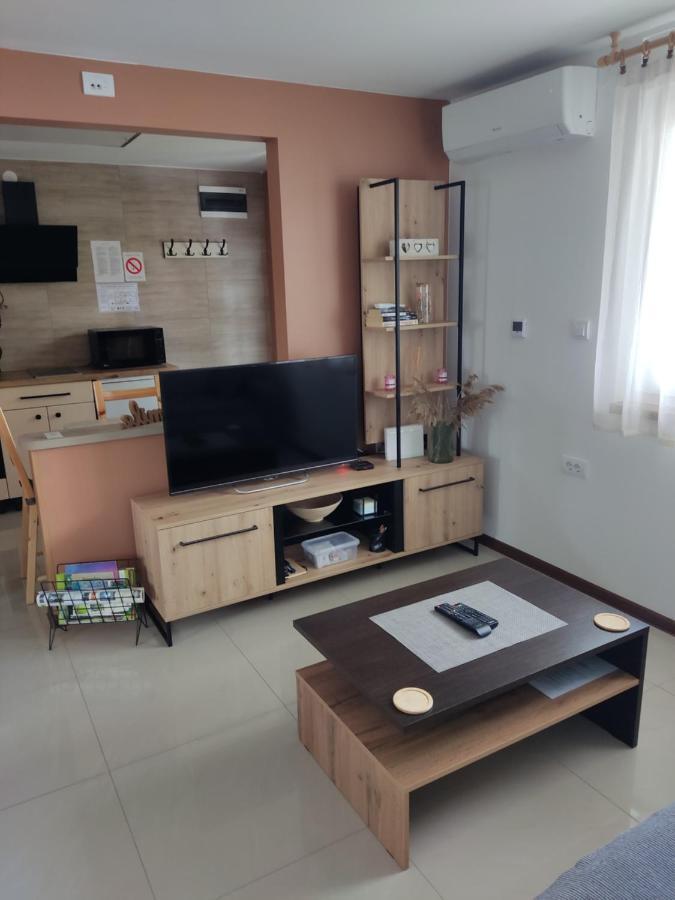 Apartmani Sladjana Нови Сад Екстериор снимка
