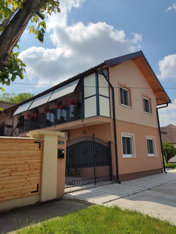 Apartmani Sladjana Нови Сад Екстериор снимка