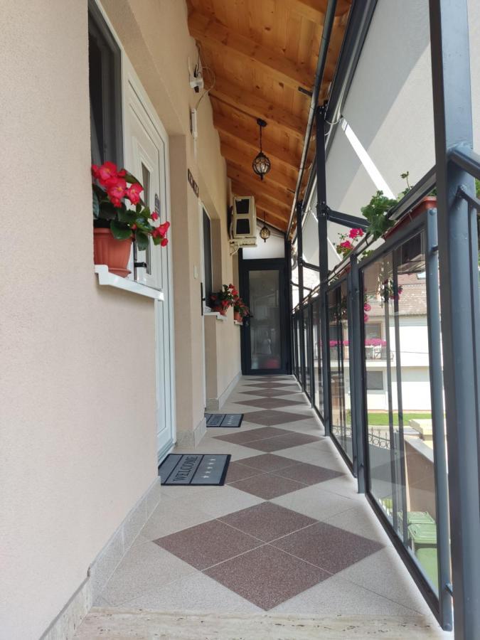 Apartmani Sladjana Нови Сад Екстериор снимка