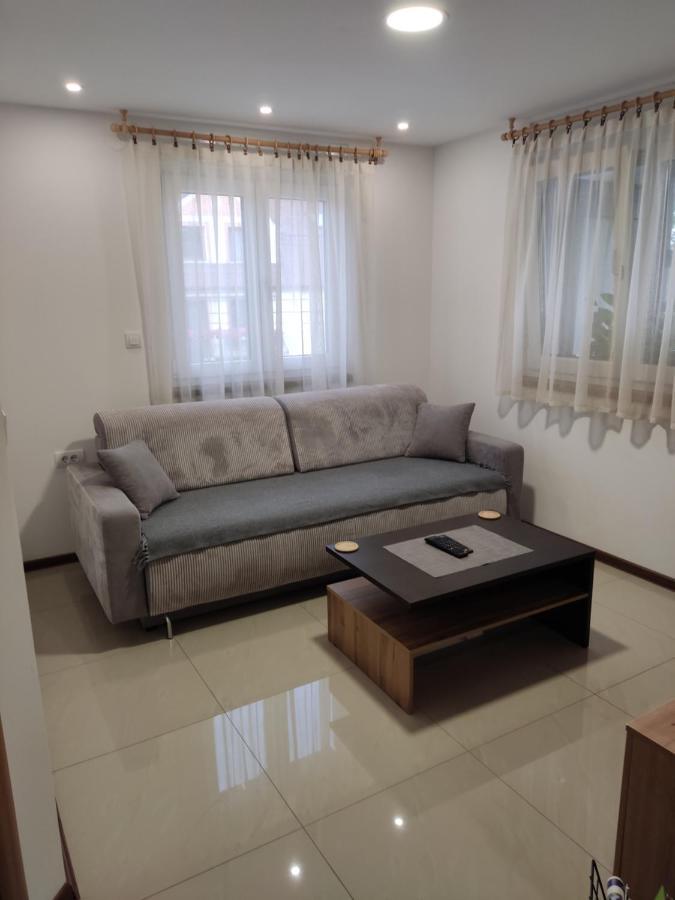 Apartmani Sladjana Нови Сад Екстериор снимка